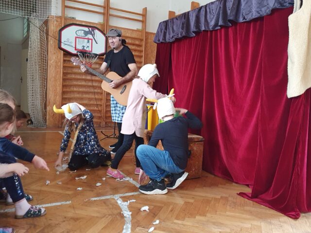 Divadlo - 1707414363589