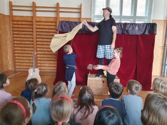 Divadlo - 1707414363686